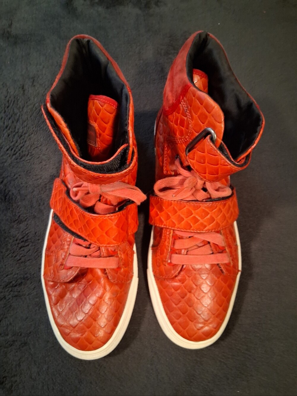 Android Homme  High-Top Sneakers in Red with Textured Scale Pattern